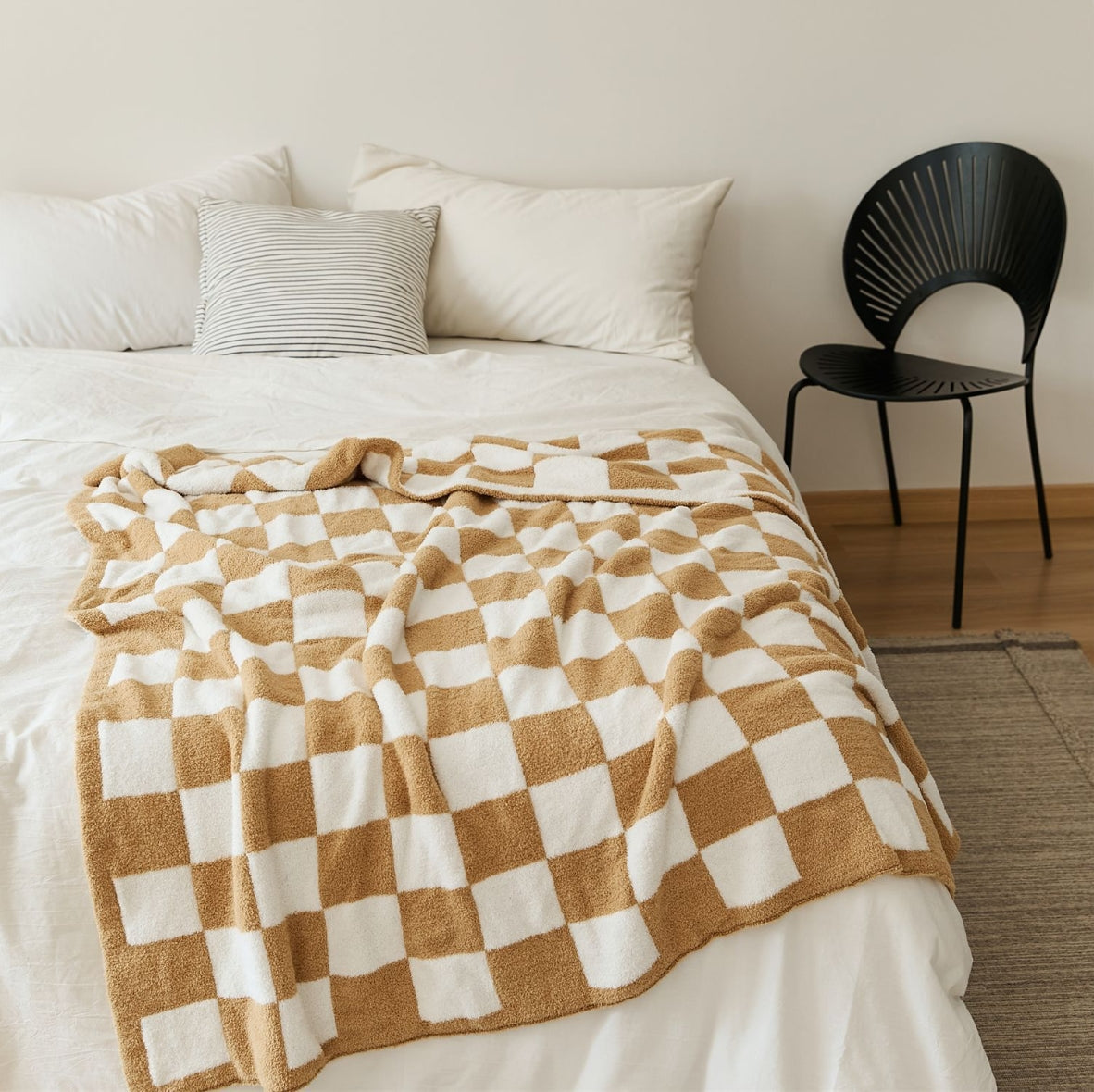 Plush Black White Knitted Throw Blanket