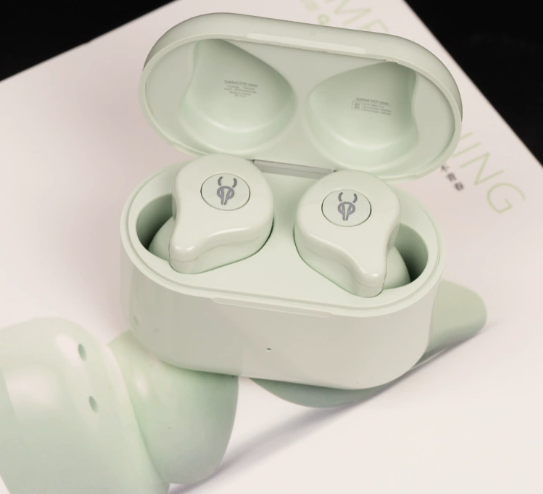 Cordless Earbuds with Noise Reduction and Long Life Battery