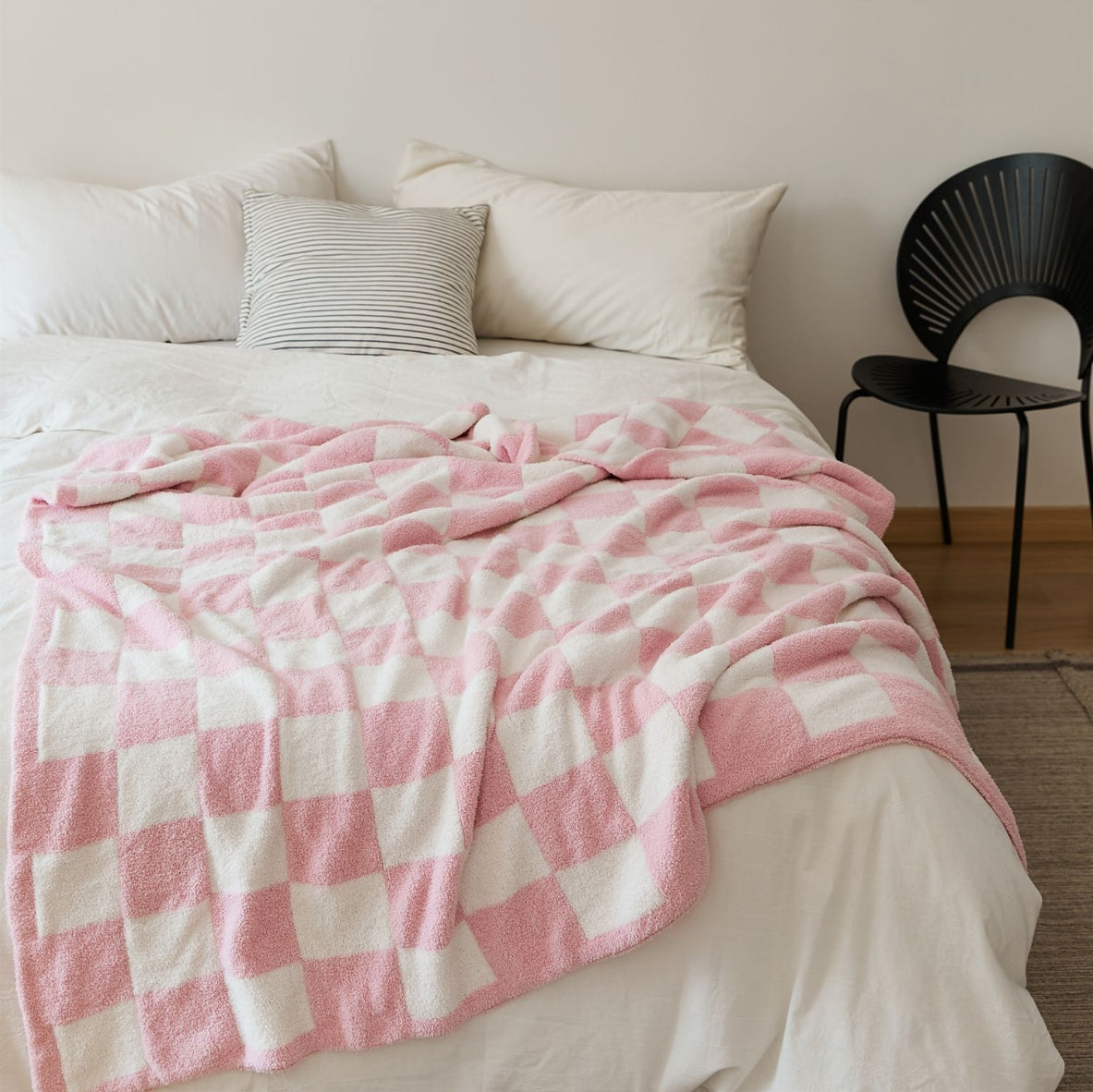 Plush Black White Knitted Throw Blanket