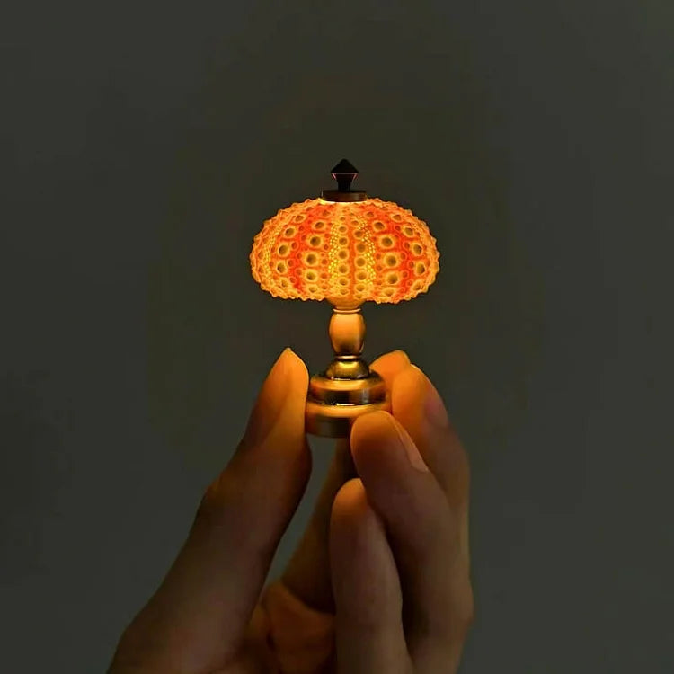 Beachy Coastal Table Lamp with Shell Shade - Luxicro