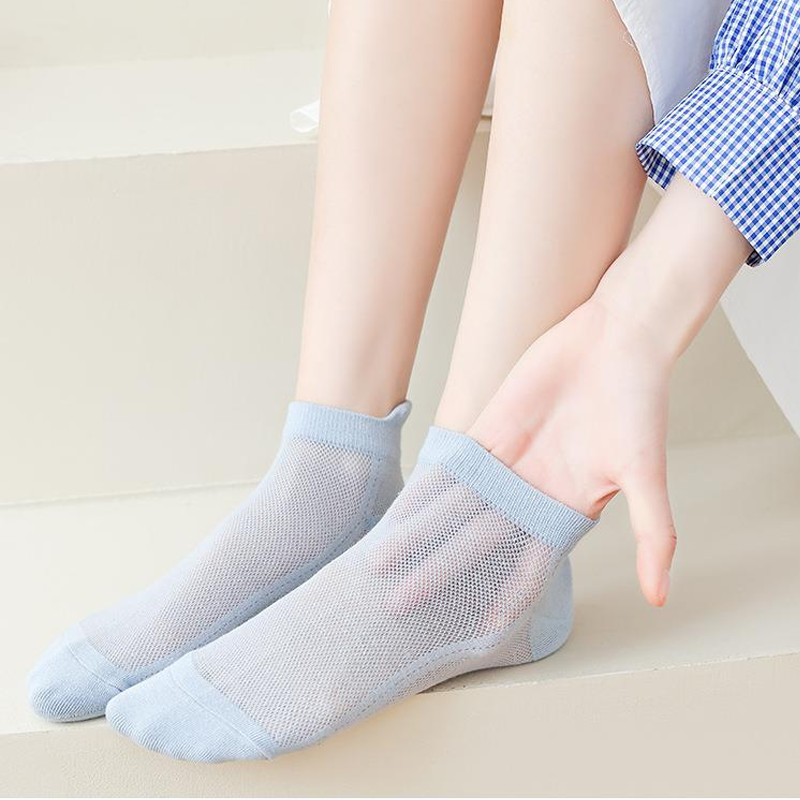 Slim No-Show Grip Socks