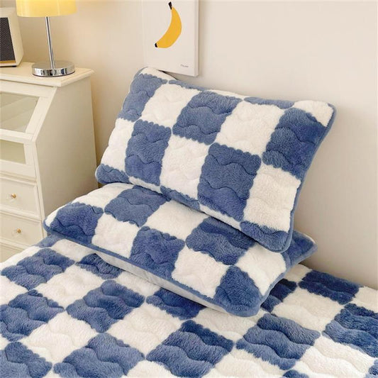 Cozy Fleece Throw Blanket for Home - Luxicro