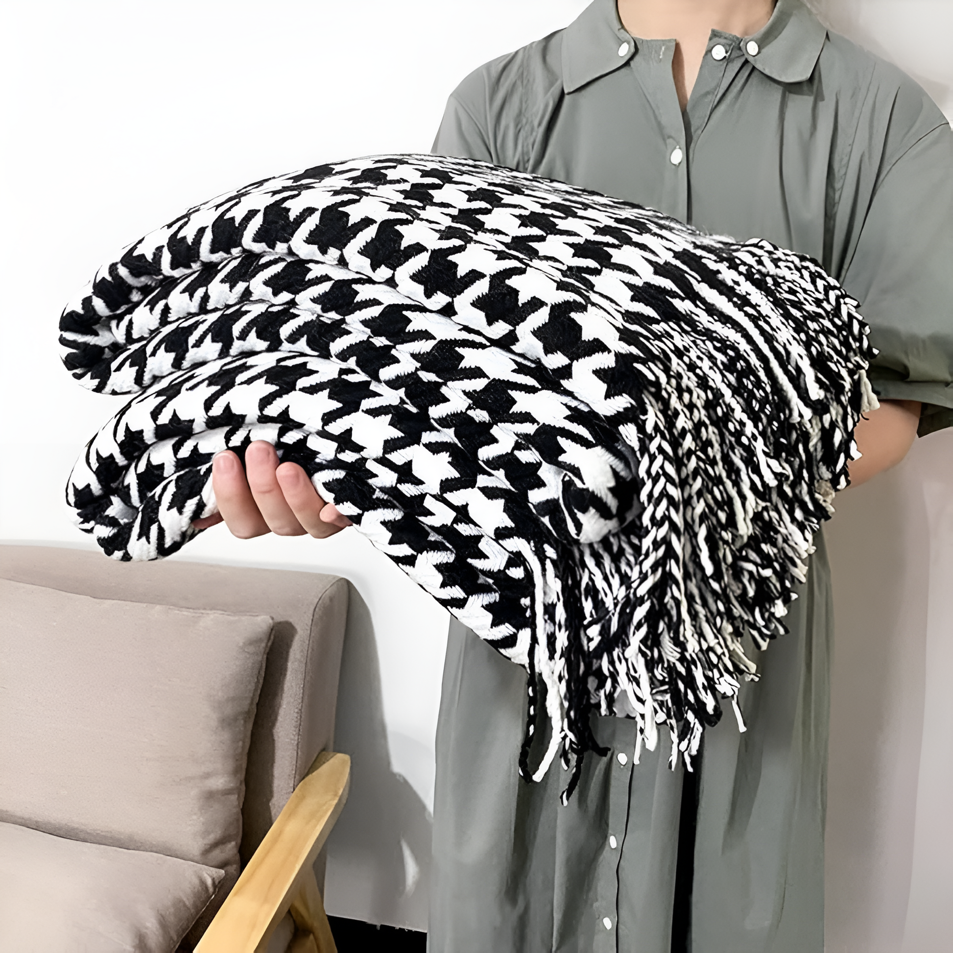 Timeless Black White Plaid Throw Blanket - Luxicro