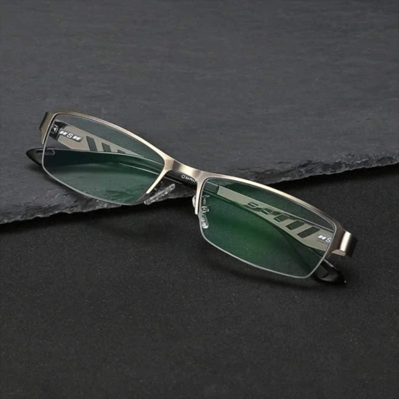Fog Free Reading Glasses | Clear Sight Eyewear - Luxicro