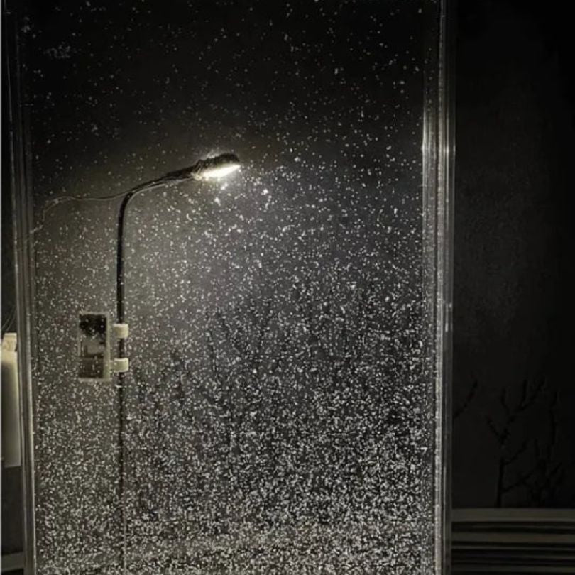 Snowy White Desk Lamp