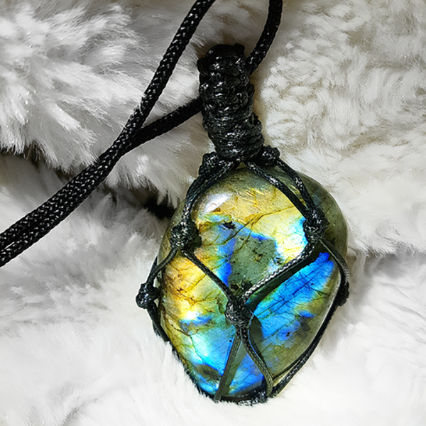 Natural Gemstone Labradorite Pendant Necklace - Luxicro