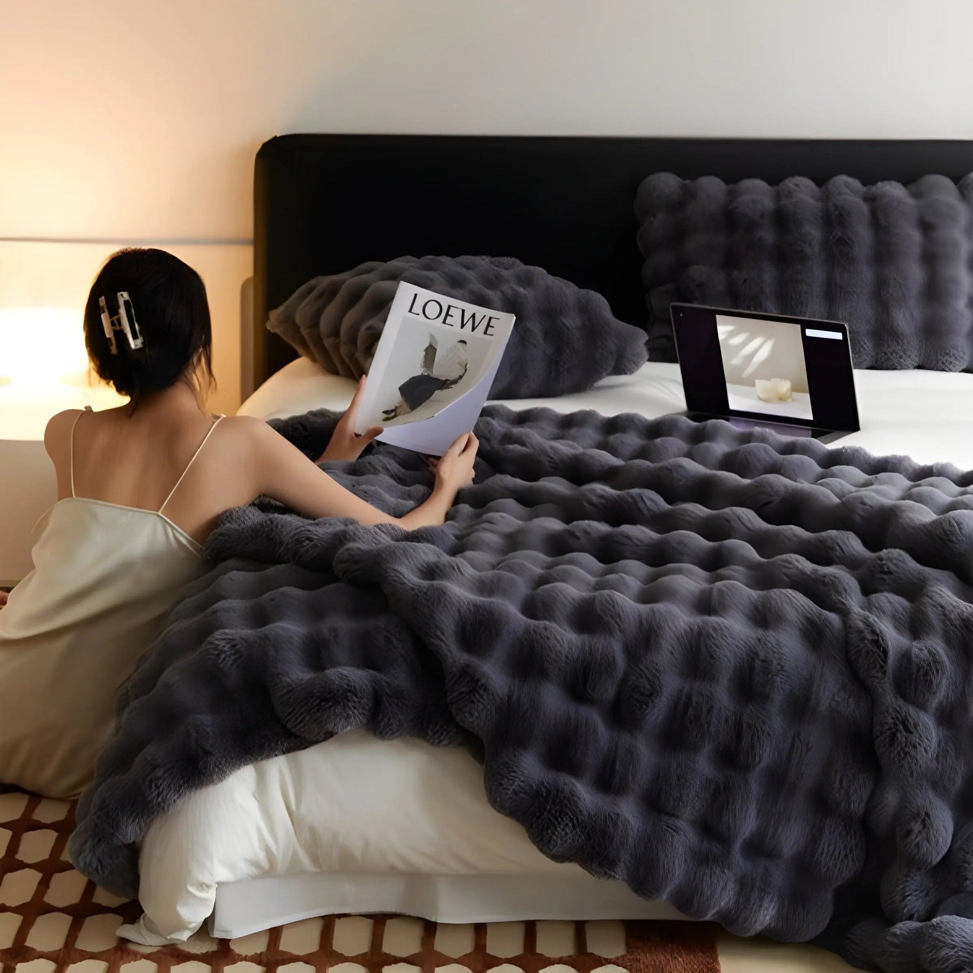 Supremely Soft Cozy Throw Blanket for Warmth - Luxicro