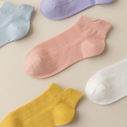 Slim No-Show Grip Socks