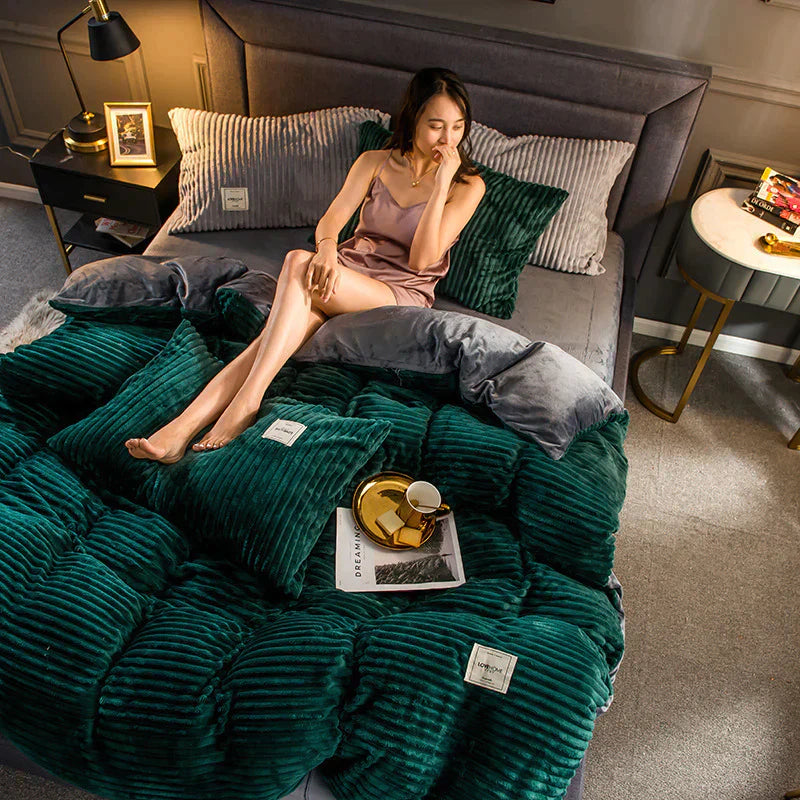 Cozy Fleece Bedding Set