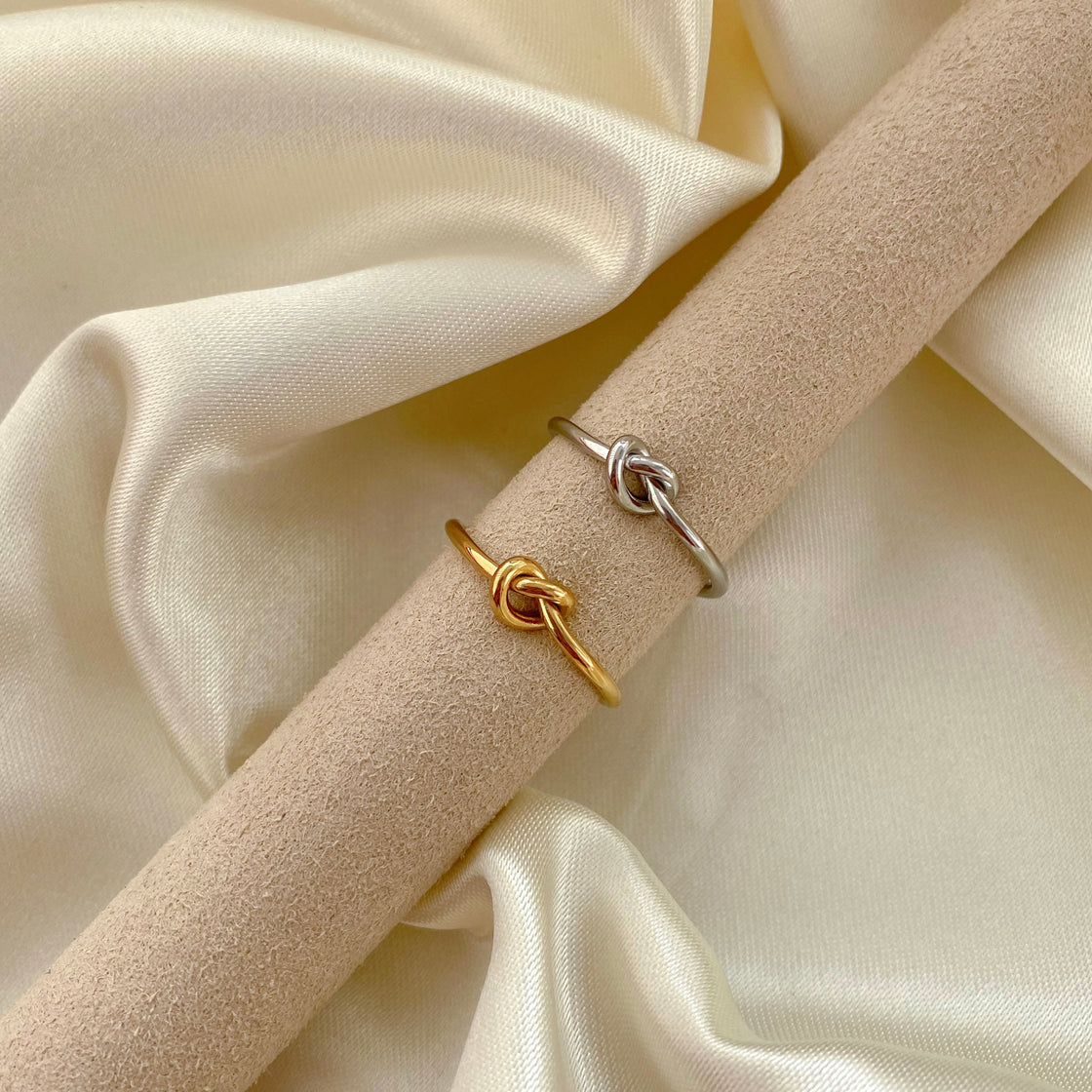 Elegant Heart Diamond Engagement Ring