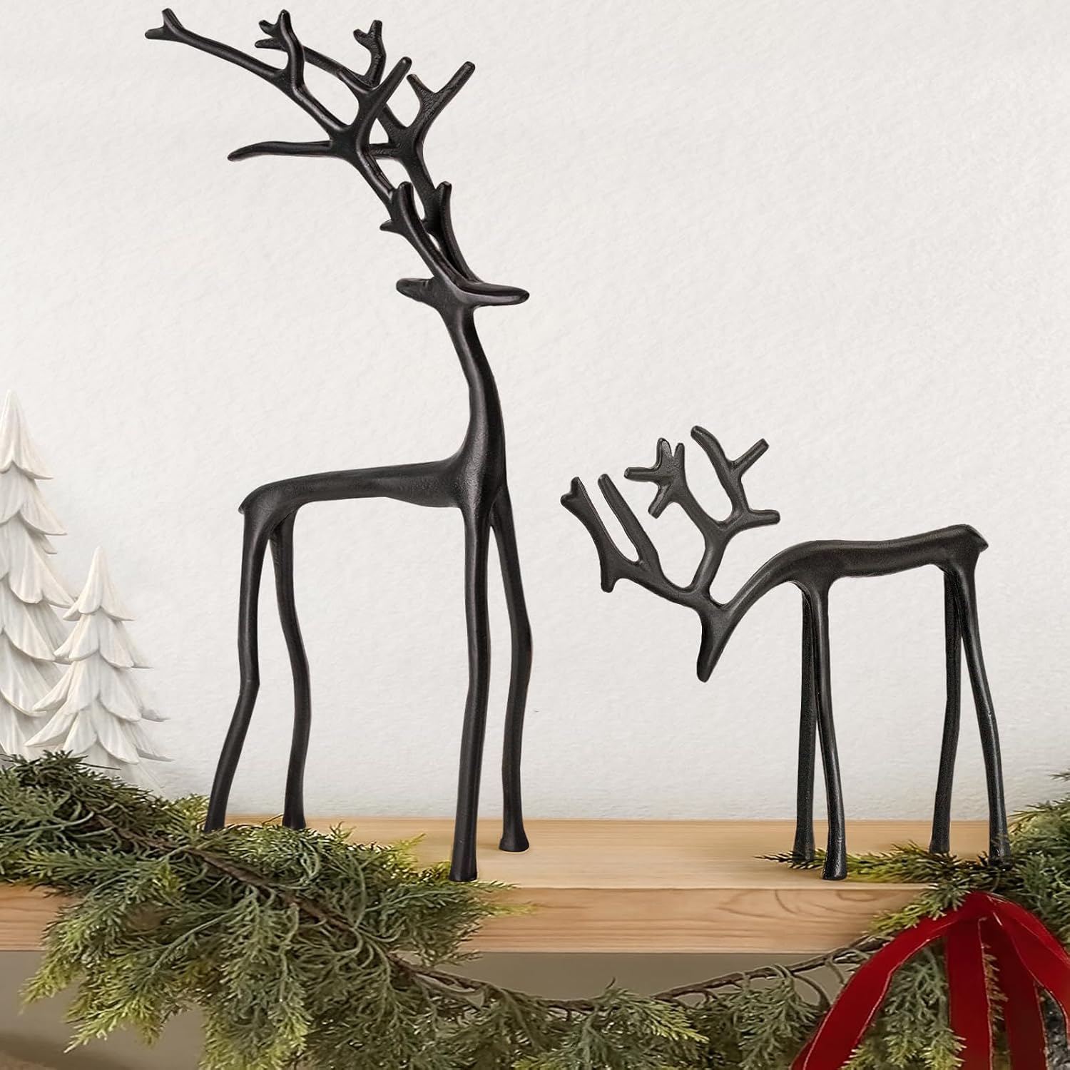 Classic Reindeer Figurine Set Christmas Decoration - Luxicro