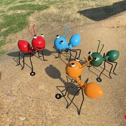 Colorful Metal Ant Yard Ornament - Luxicro