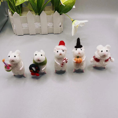 Fun Felt Holiday Mouse Ornament