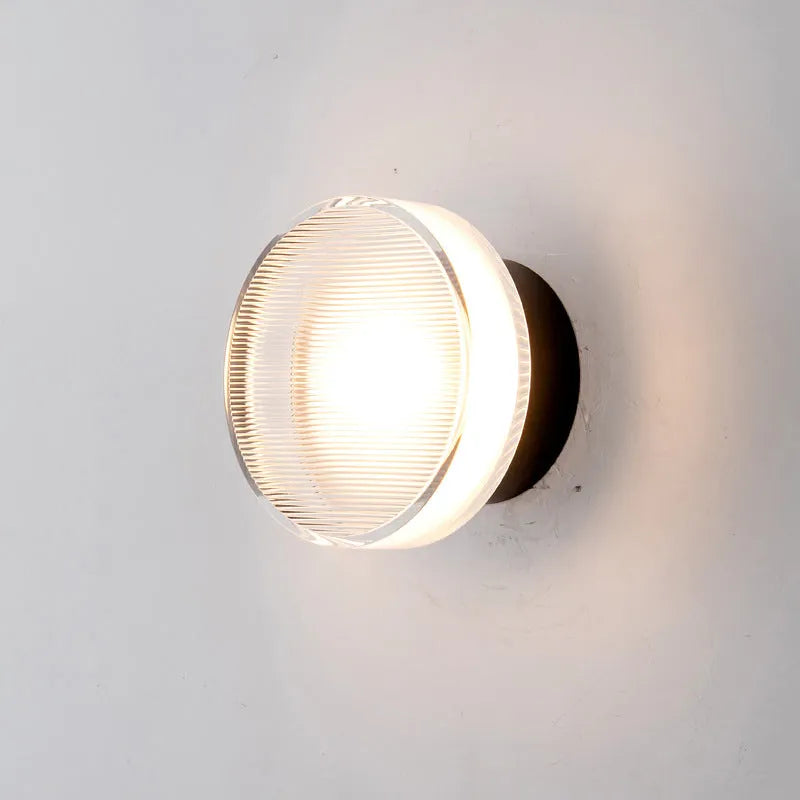 Sleek Metal Wall Lamp Contemporary Bowl Design - Luxicro