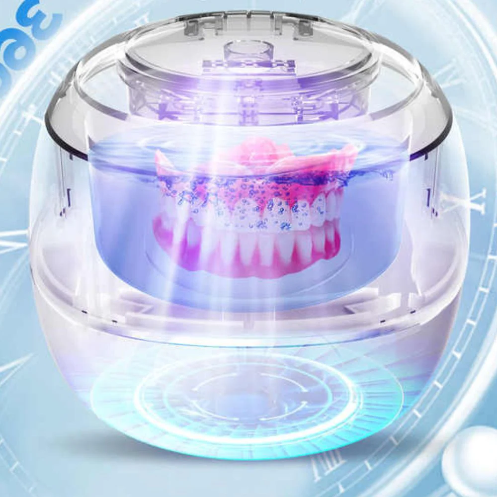 Compact Sonic Denture Cleaning Device