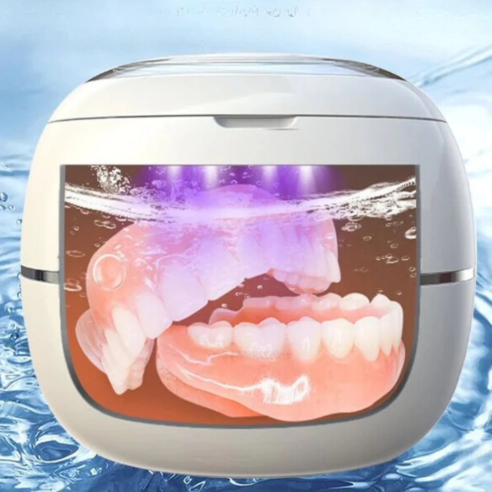 Compact Sonic Denture Cleaning Device