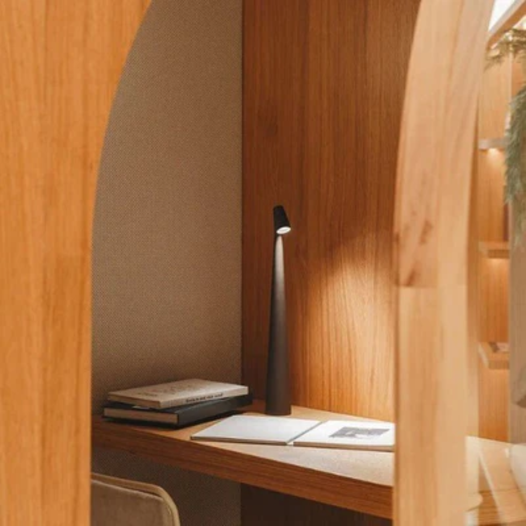 Compact Cordless Contemporary Office Lamp