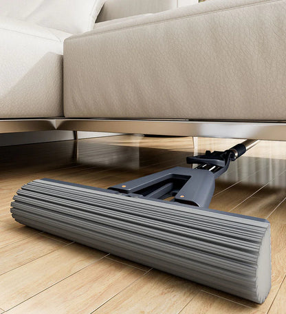Effortless Cleaning Mop with Automatic Scrubbing Feature