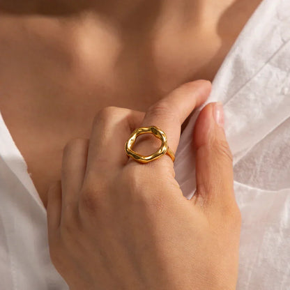 Elegant Rose Gold Statement Ring - Luxicro