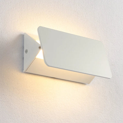 Flexible LED Wall Lamp with Rotating Arm - Luxicro
