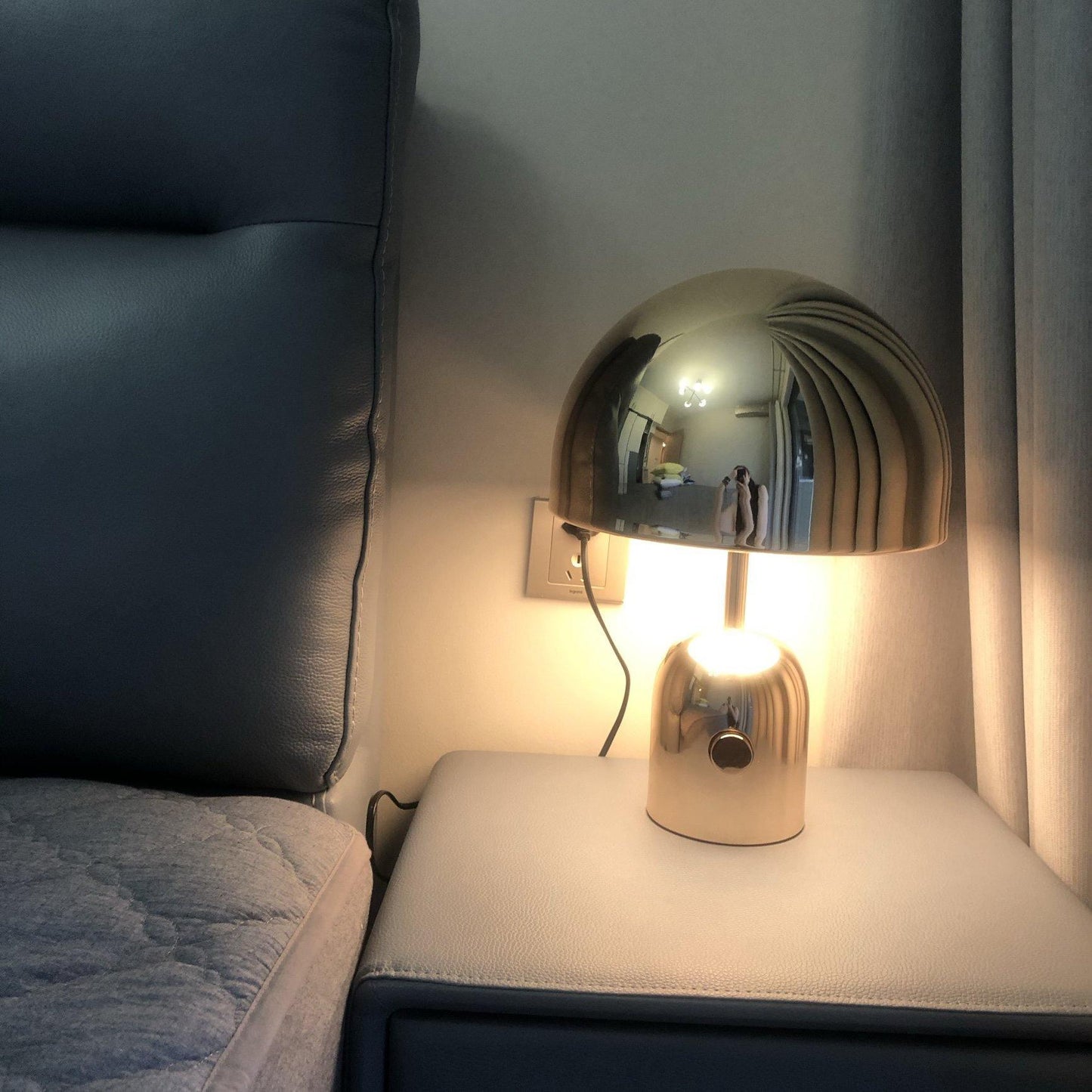 Classic Circular Table Lamp