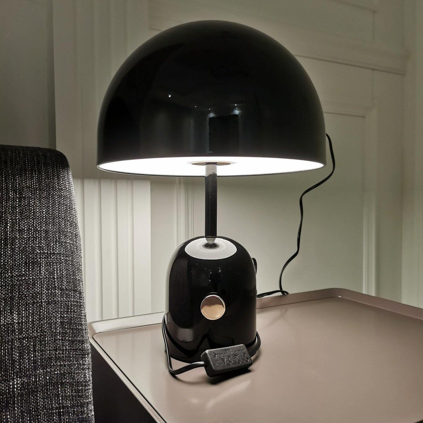 Classic Circular Table Lamp