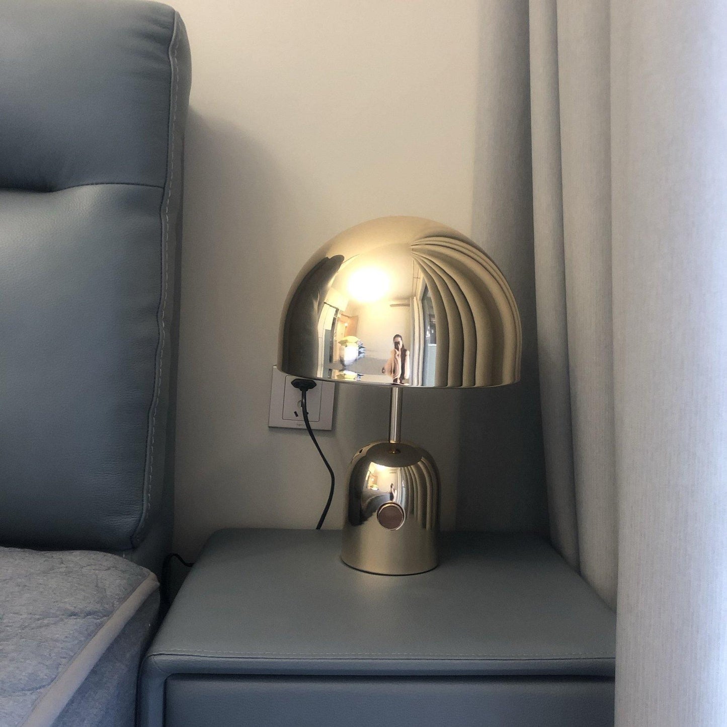 Classic Circular Table Lamp
