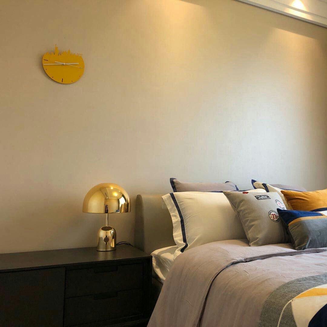Classic Circular Table Lamp