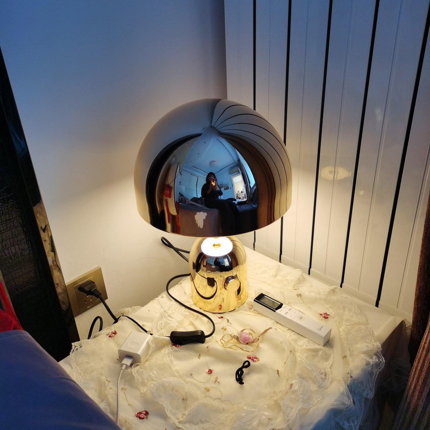 Classic Circular Table Lamp