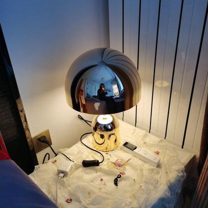 Classic Circular Table Lamp