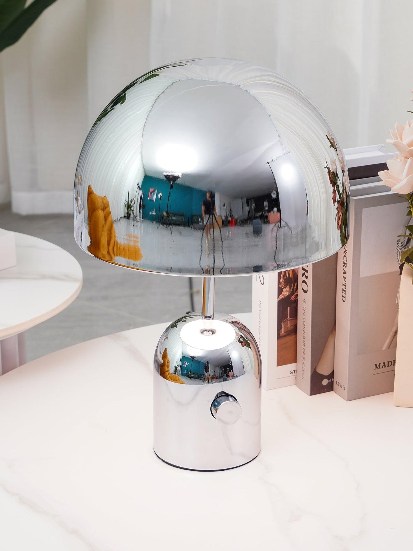 Classic Circular Table Lamp