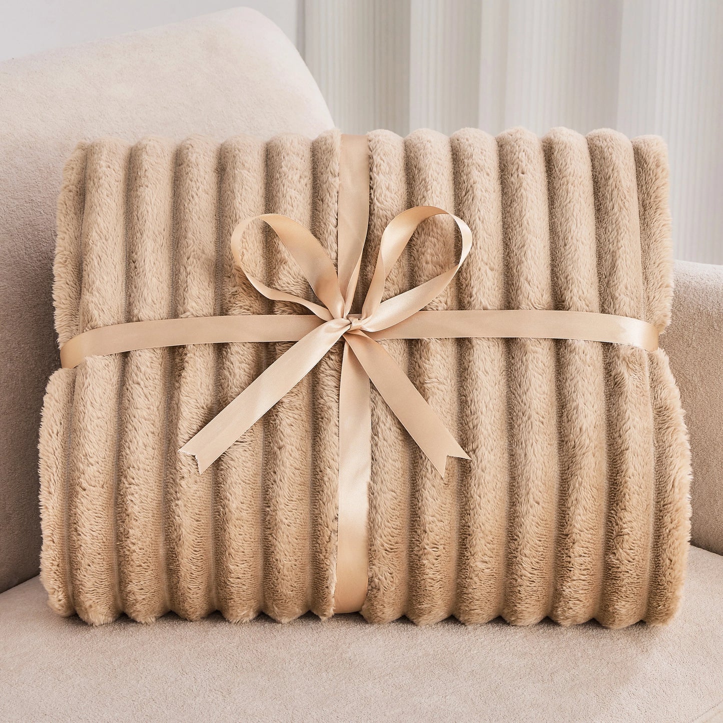 Plush Fleece Throw Blanket - Soft, Warm, and Lightweight