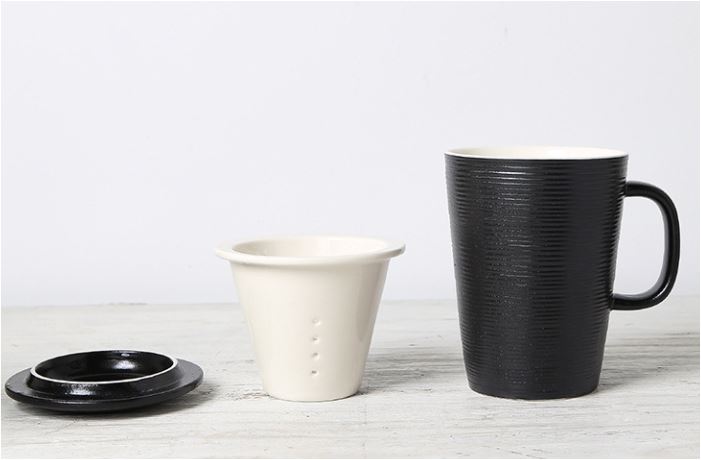 Premium Ceramic Tea Steeper Cup With Lid