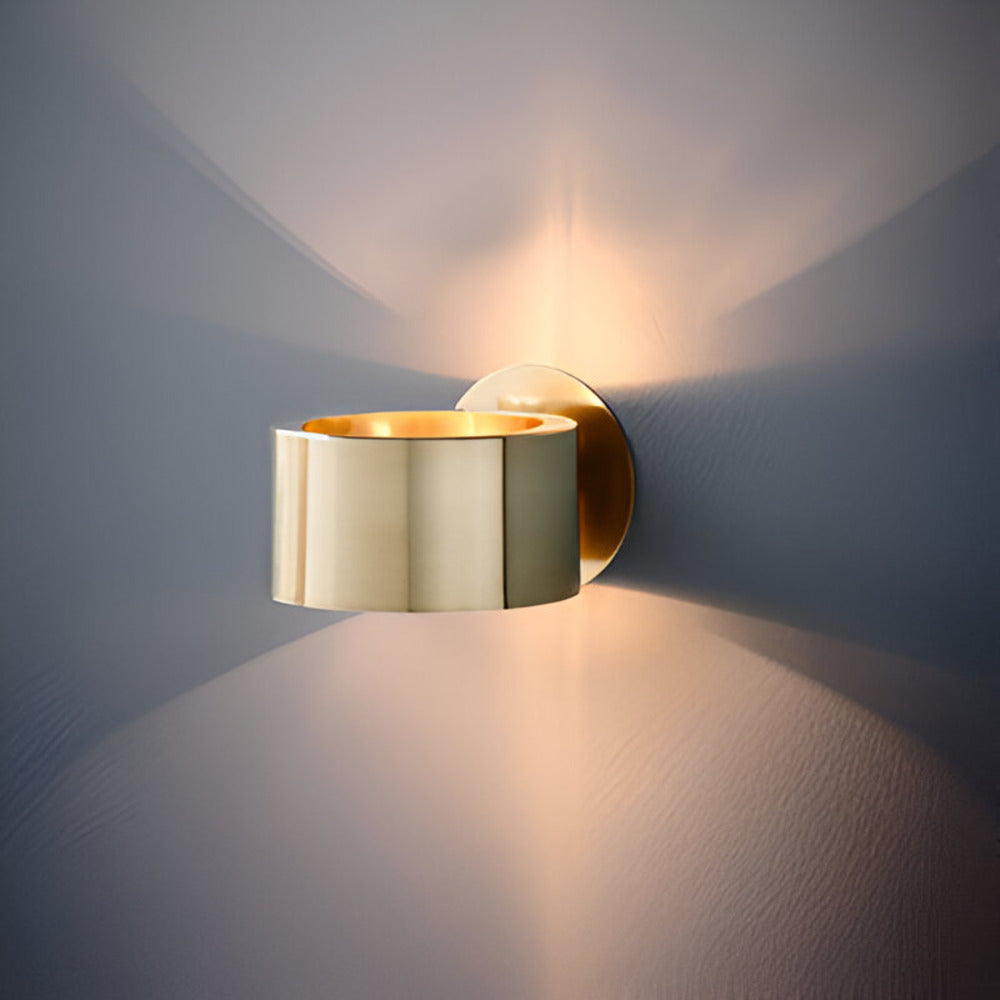 Modern Brass Wall Light Fixture - Luxicro