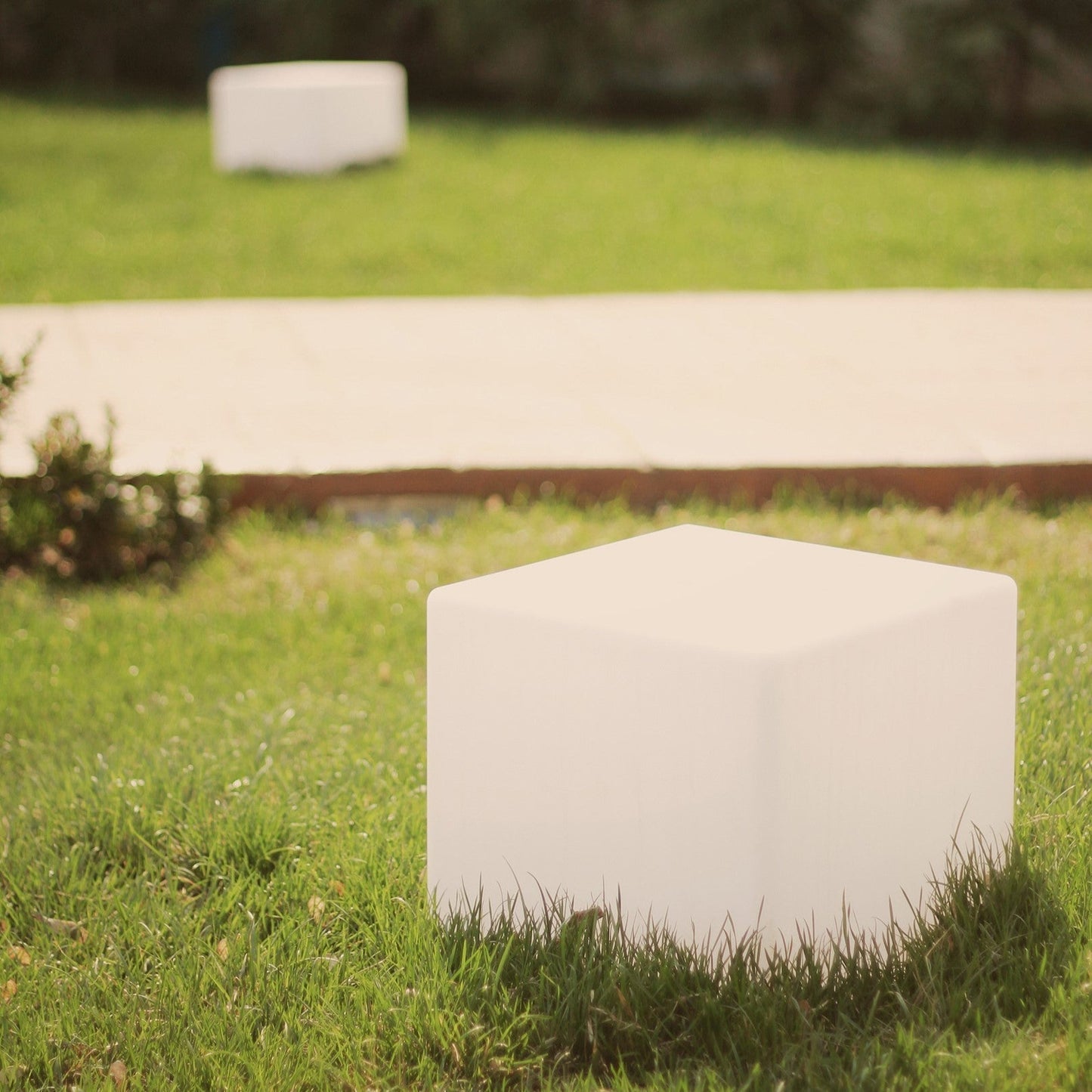Contemporary Square Garden Light