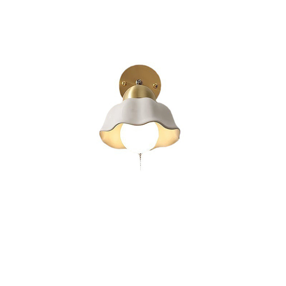 Traditional Style Floral Wall Lamp