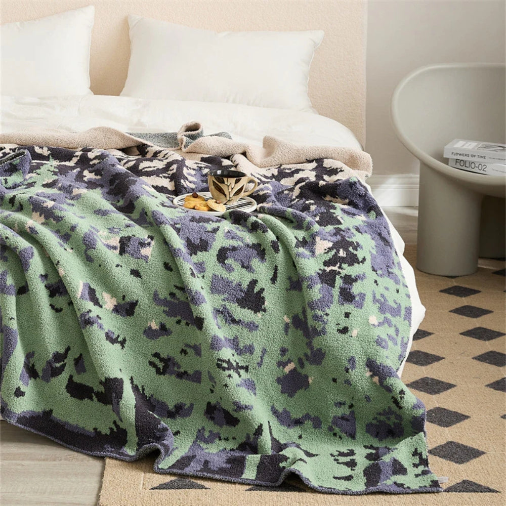 Green Plush Cozy Throw Blanket - Luxicro