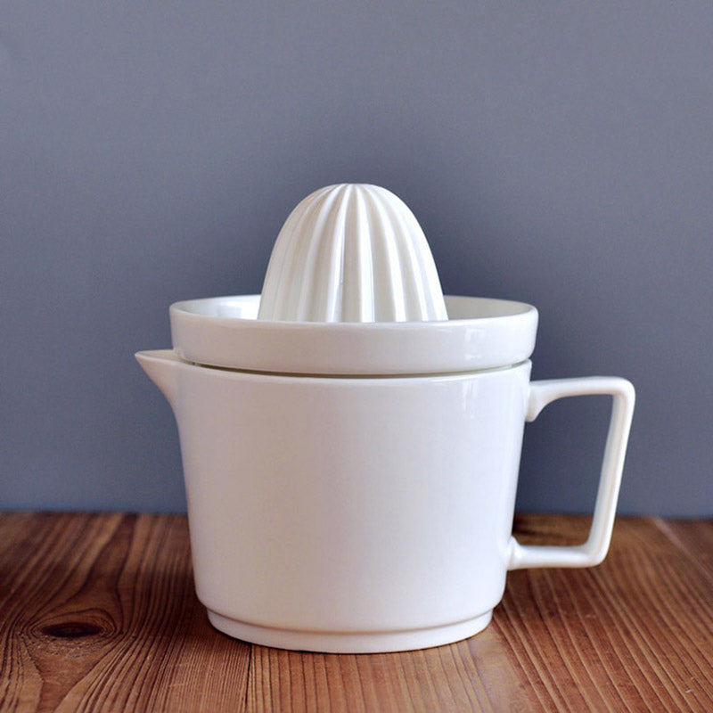 Simple White Manual Juice Squeezer
