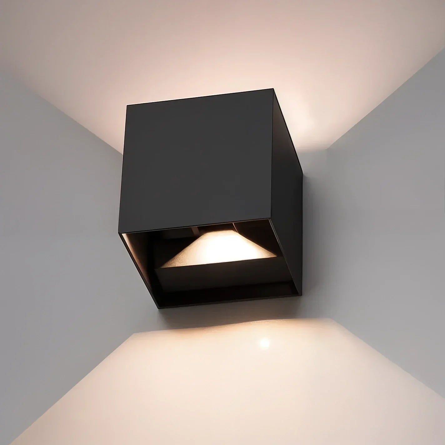Smart Adjustable Motion Sensor Wall Light - Luxicro
