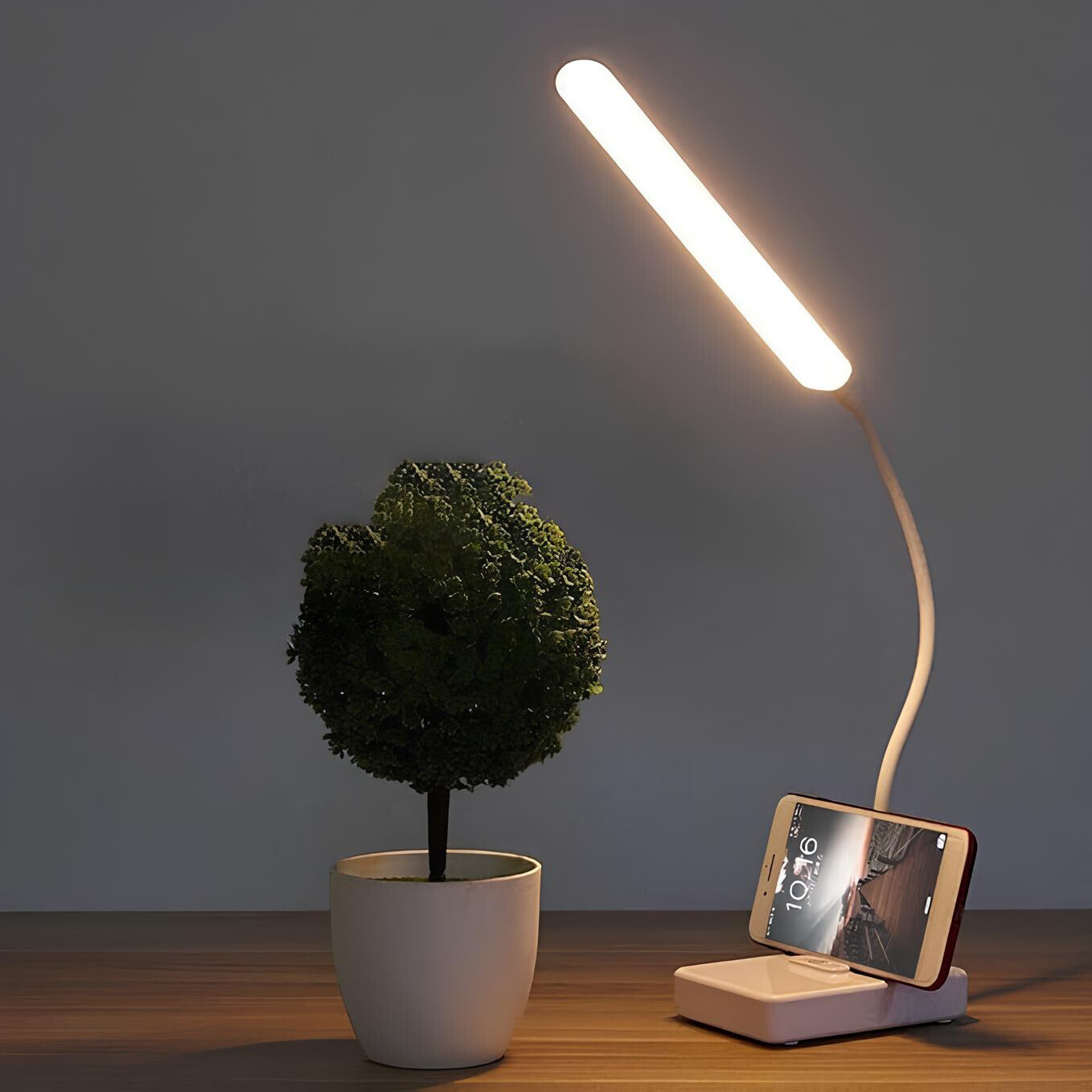 Versatile LED Desk Light - Luxicro