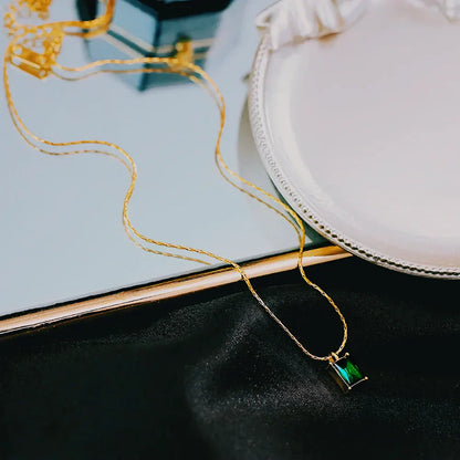 Dainty Star Shaped Pendant Necklace