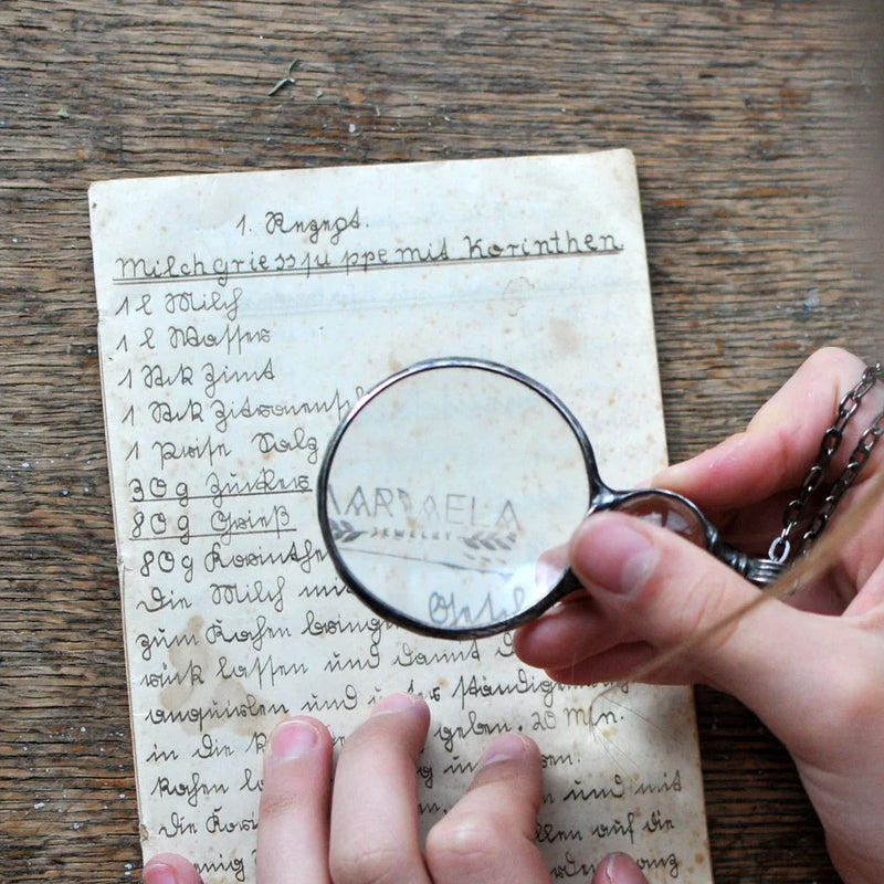 Classic Necklace with Magnifying Glass Pendant