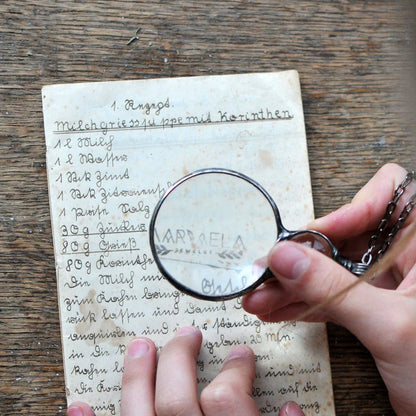Classic Necklace with Magnifying Glass Pendant