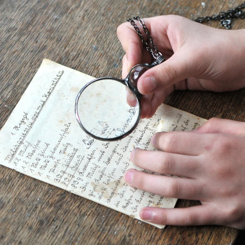 Classic Necklace with Magnifying Glass Pendant