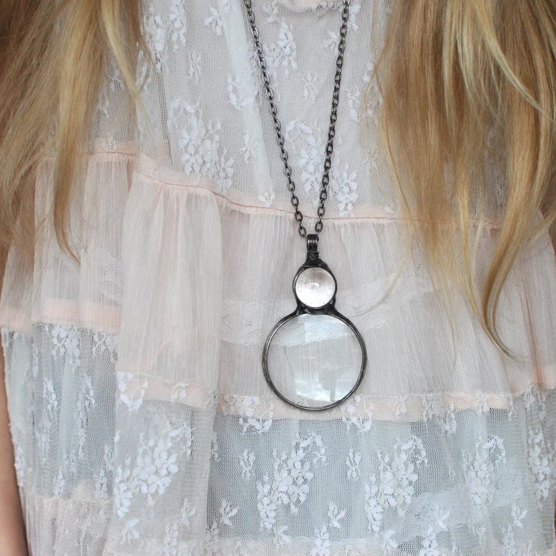 Classic Necklace with Magnifying Glass Pendant