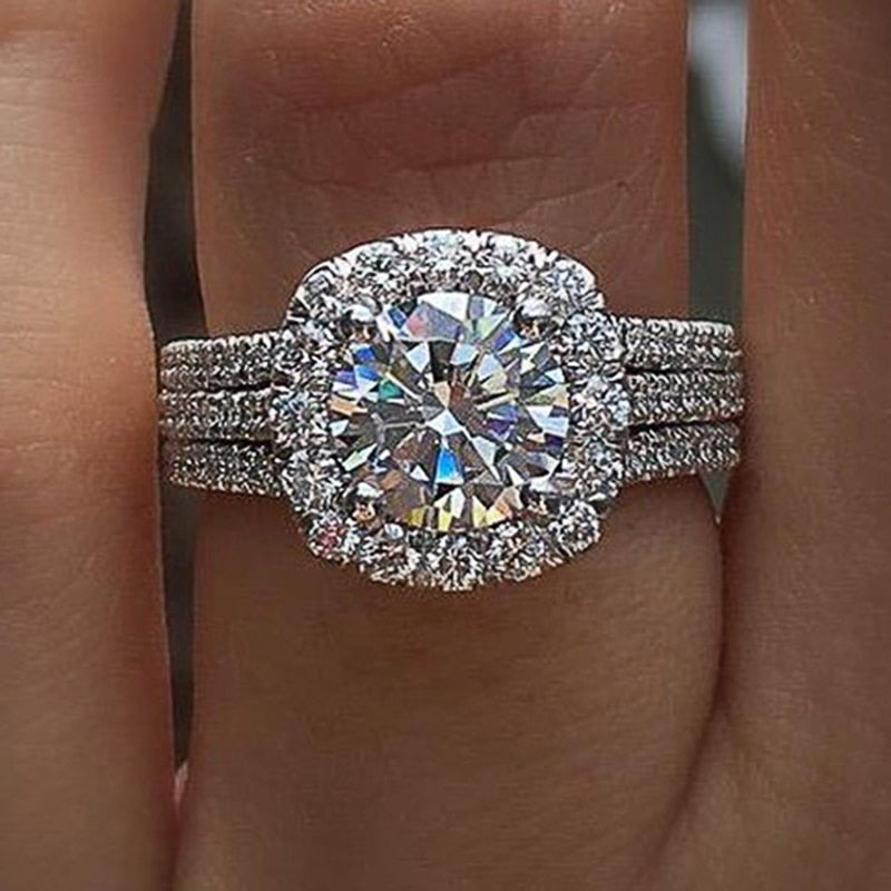 Timeless Elegant Diamond Engagement Ring - Luxicro