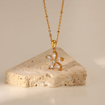 Elegant 18k Gold Flower Diamond Pendant Necklace - Luxicro