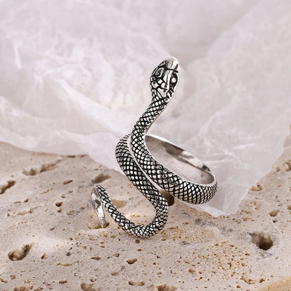 Stylish Snake Pattern Metal Ring
