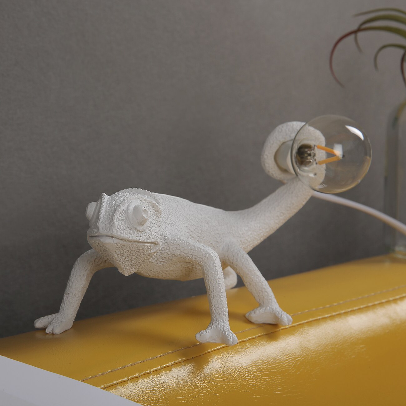 Unique Decorative Reptile Table Lamp