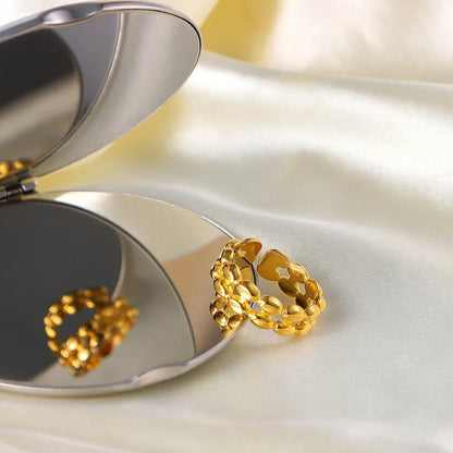 Elegant 14K Gold Oval Beaded Ring